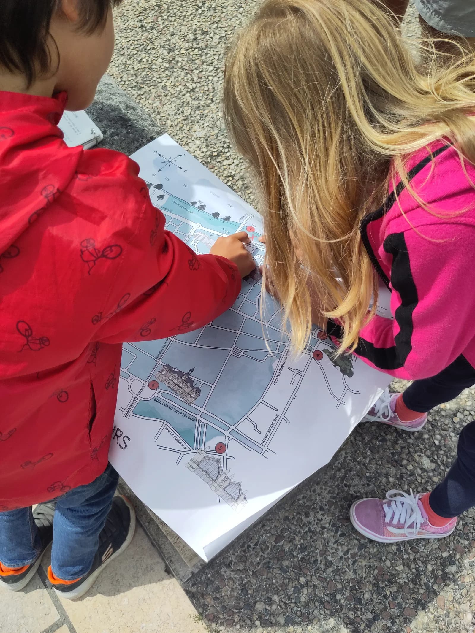Le jeu de piste pour visiter Tours avec des enfants : A la recherche du gardien de Tours